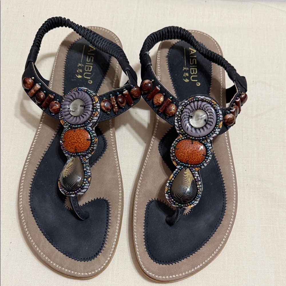 AISIBU Black Beaded T-Strap Sandals with Brown Accents